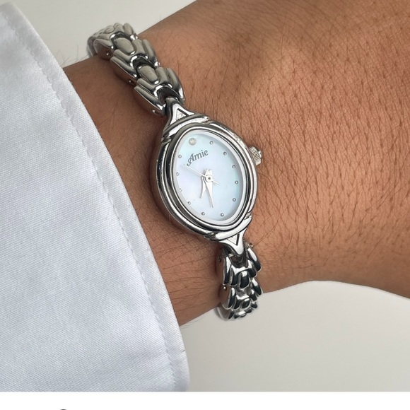 Amie Accessories - Amie Elegant Silver Timepiece